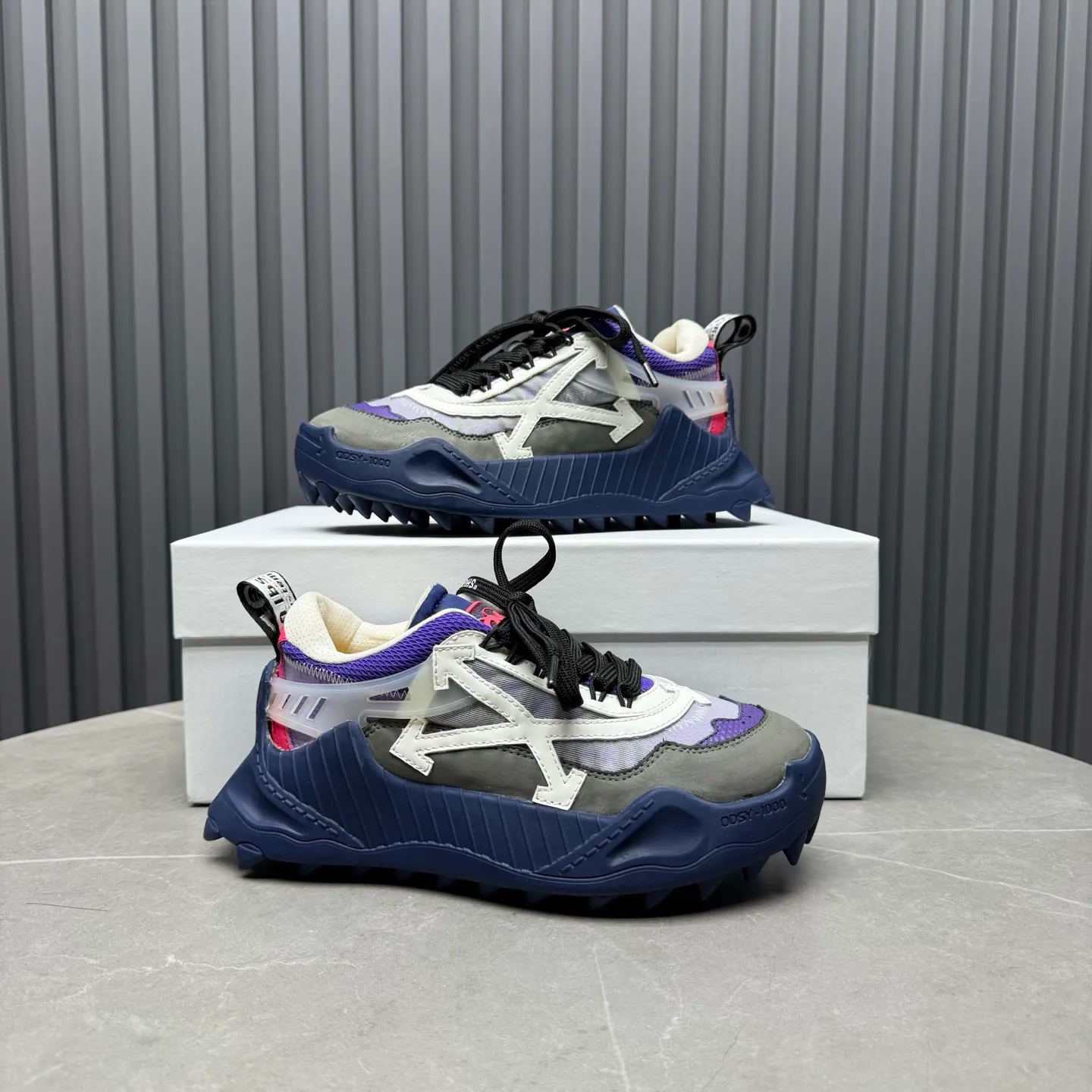 P680 OFF WHITE⚡️Couple style⚡️ Size: 35-40 women’s style 39-46 men’s style